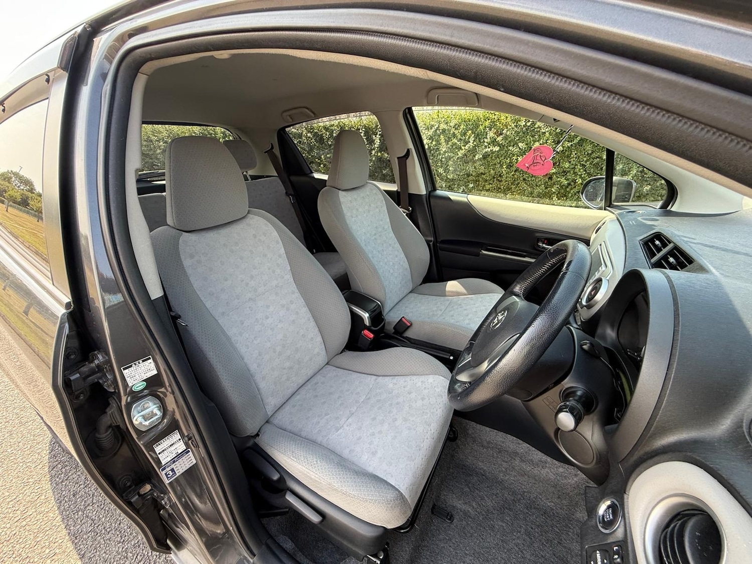 Used Toyota Vitz 2024 for sale - 76504752: Photo 16