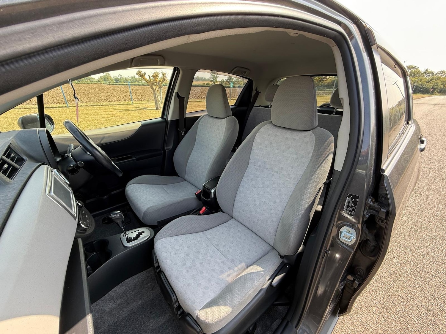 Used Toyota Vitz 2024 for sale - 76504752: Photo 24