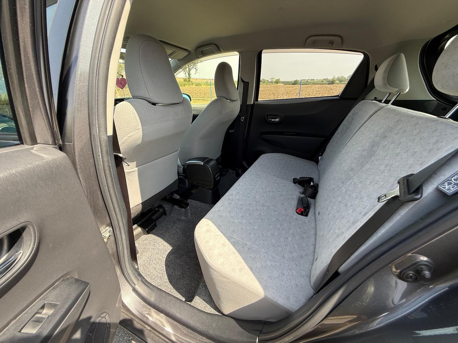 Used Toyota Vitz 2024 for sale - 76504752: Photo 28