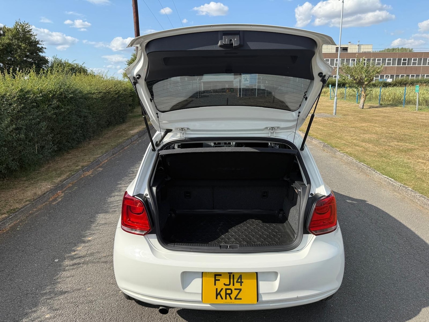 Used Volkswagen Polo 2014 for sale - 76859582: Photo 7