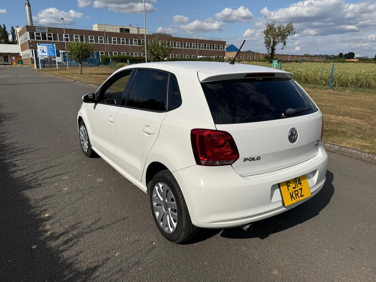 Used Volkswagen Polo 2014 for sale - 76859582: Photo 9