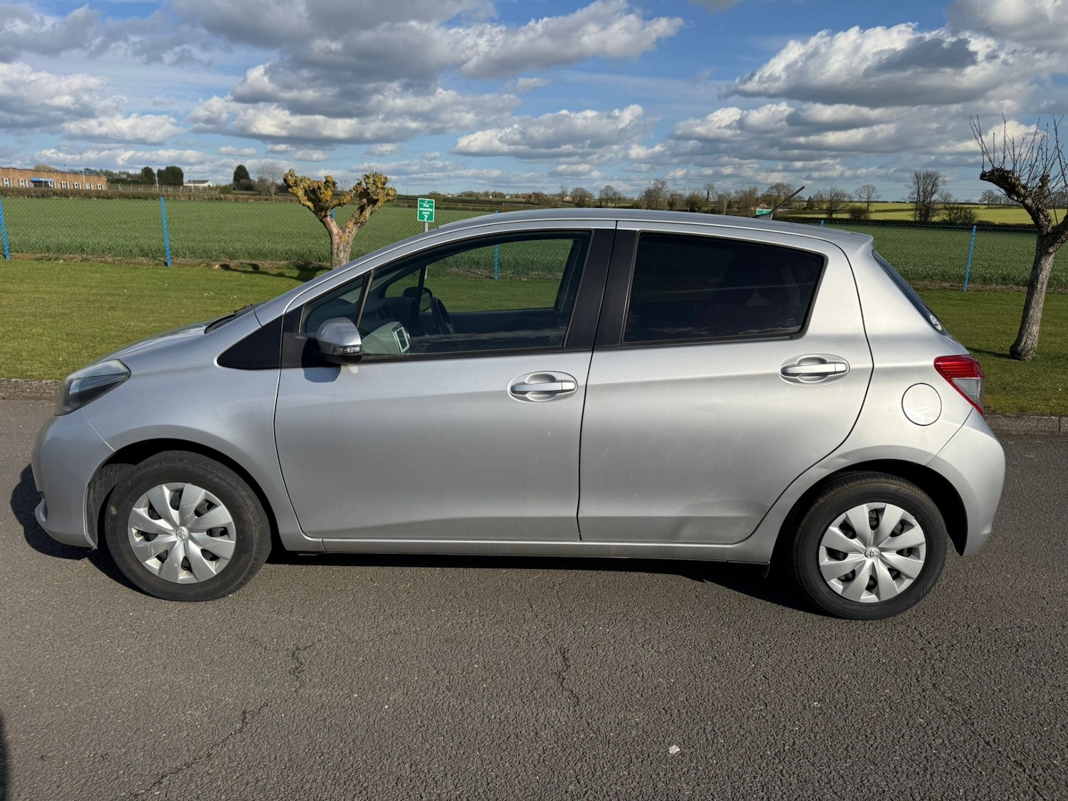 Used Toyota Yaris 2011 for sale - 77078092: Photo 12