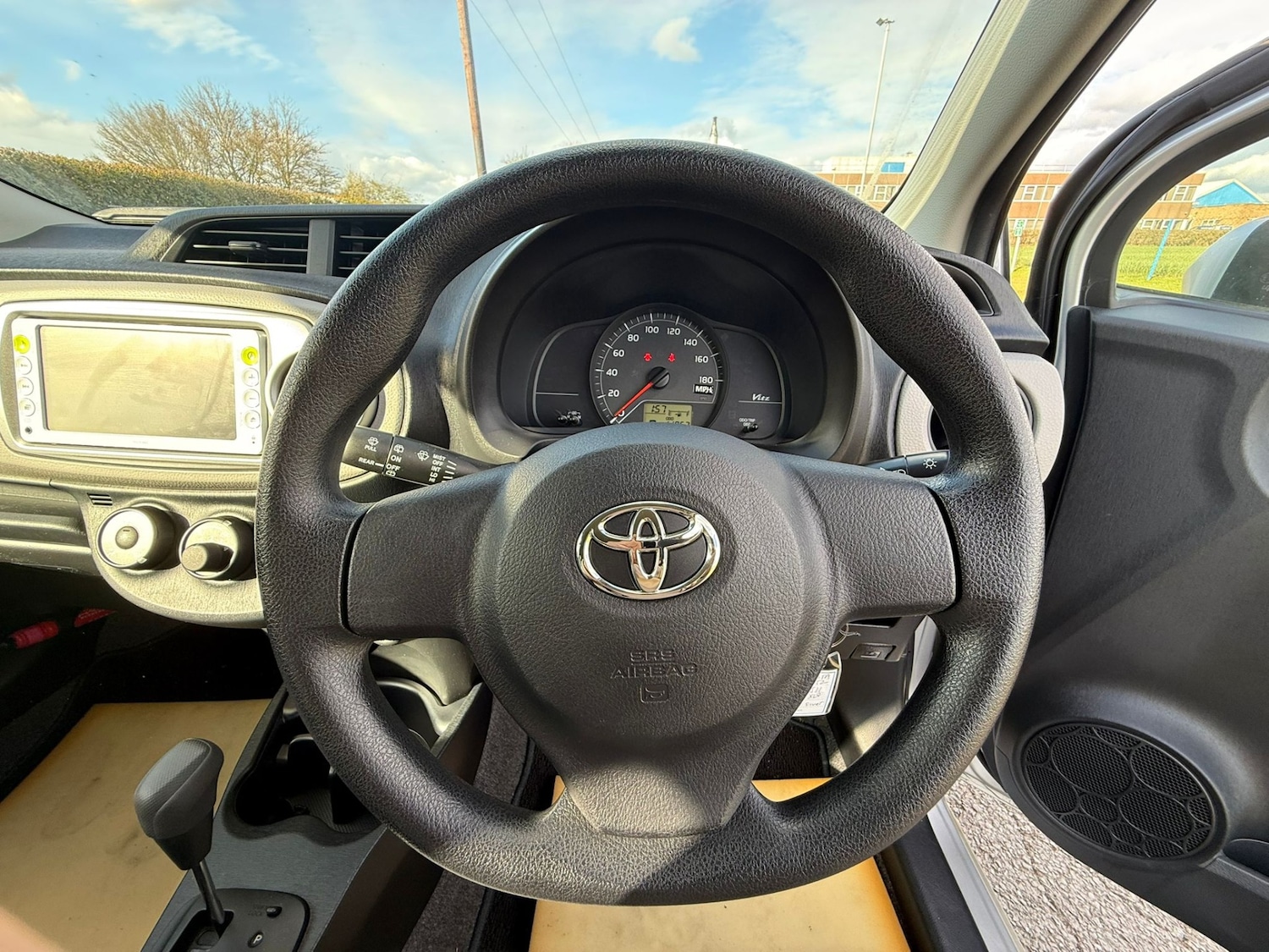 Used Toyota Yaris 2011 for sale - 77078092: Photo 17