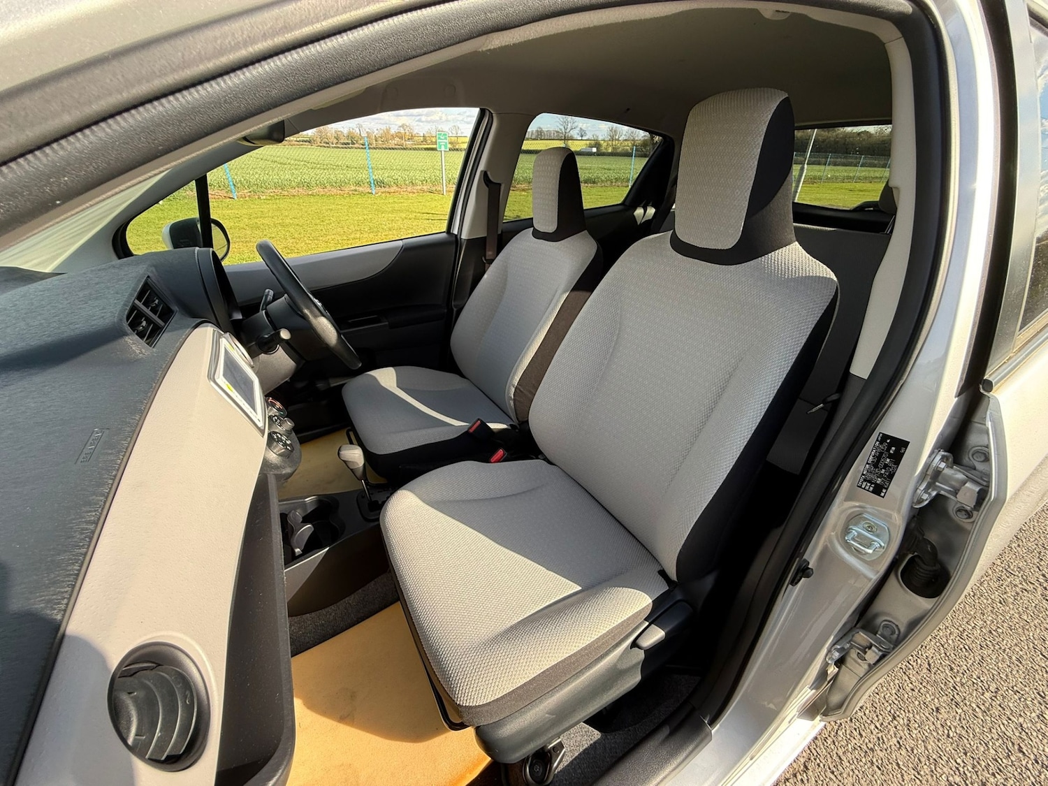 Used Toyota Yaris 2011 for sale - 77078092: Photo 19