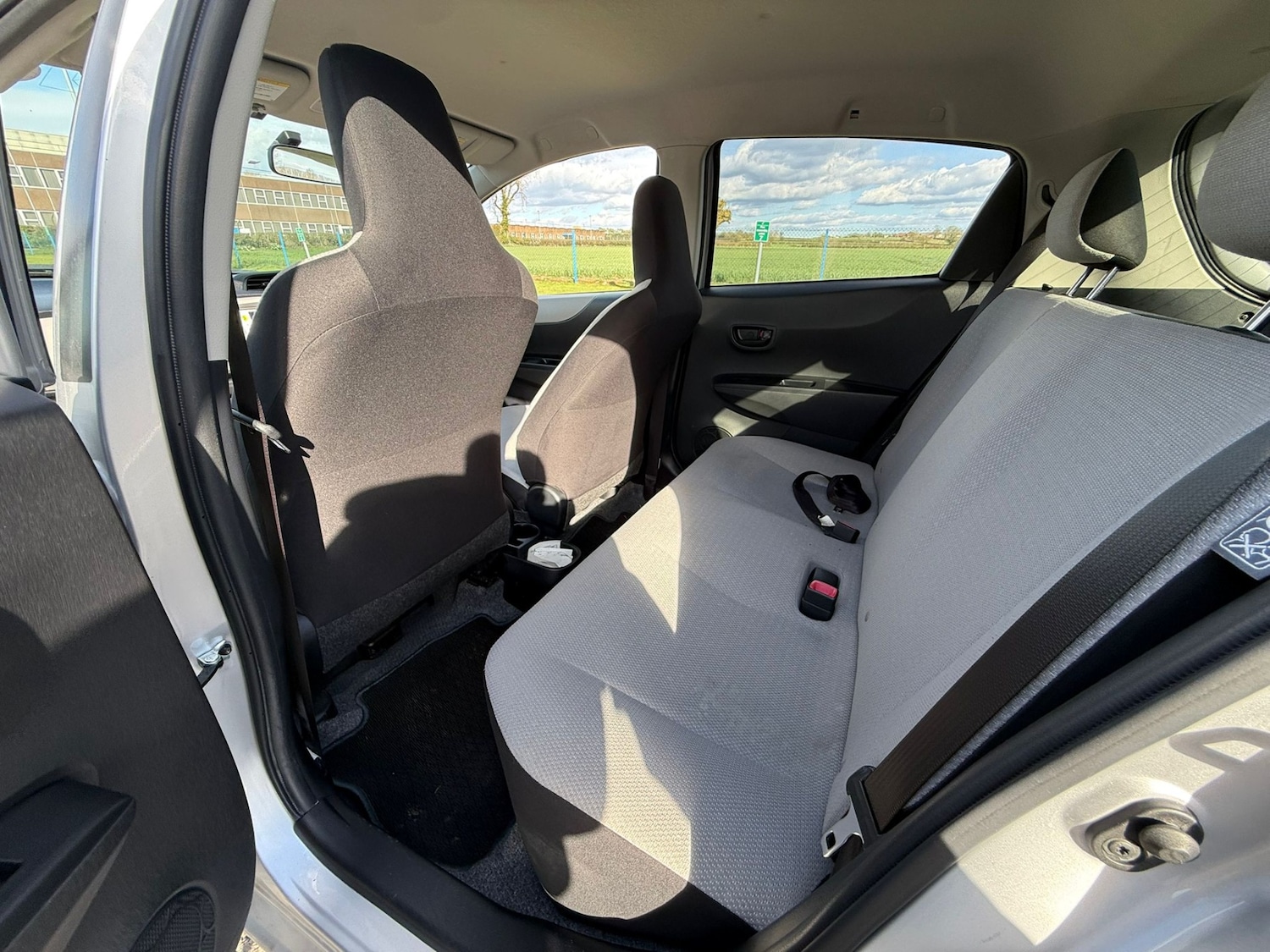 Used Toyota Yaris 2011 for sale - 77078092: Photo 22