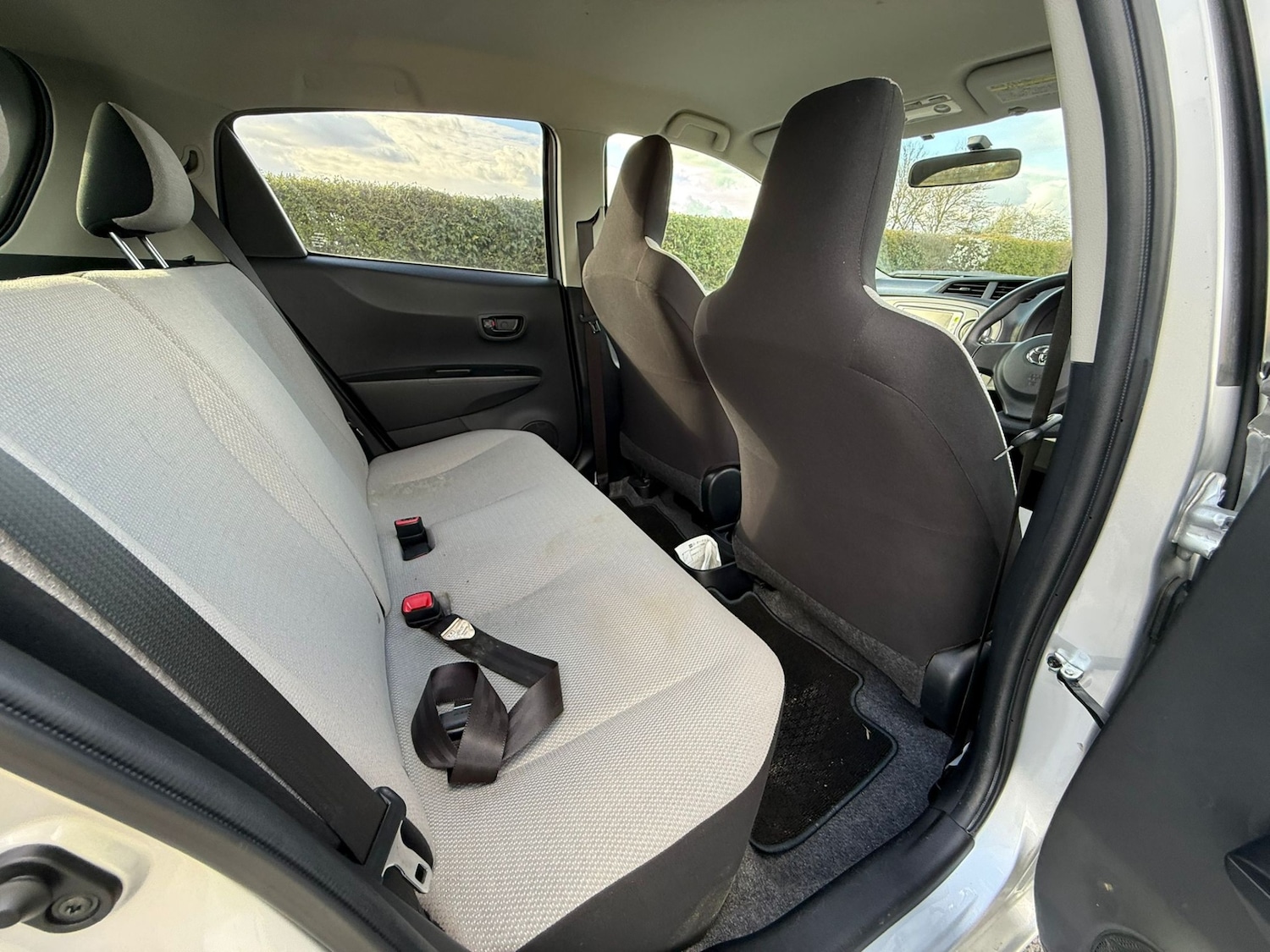 Used Toyota Yaris 2011 for sale - 77078092: Photo 23