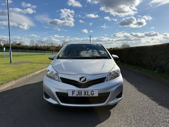 Used Toyota Yaris 2011 for sale - 77078092: Photo