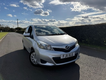 Used Toyota Yaris 2011 for sale - 77078092: Photo