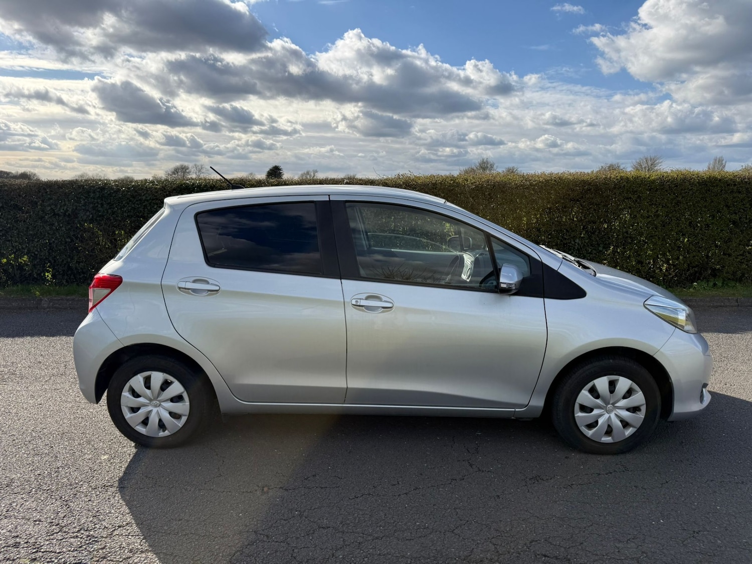 Used Toyota Yaris 2011 for sale - 77078092: Photo 4