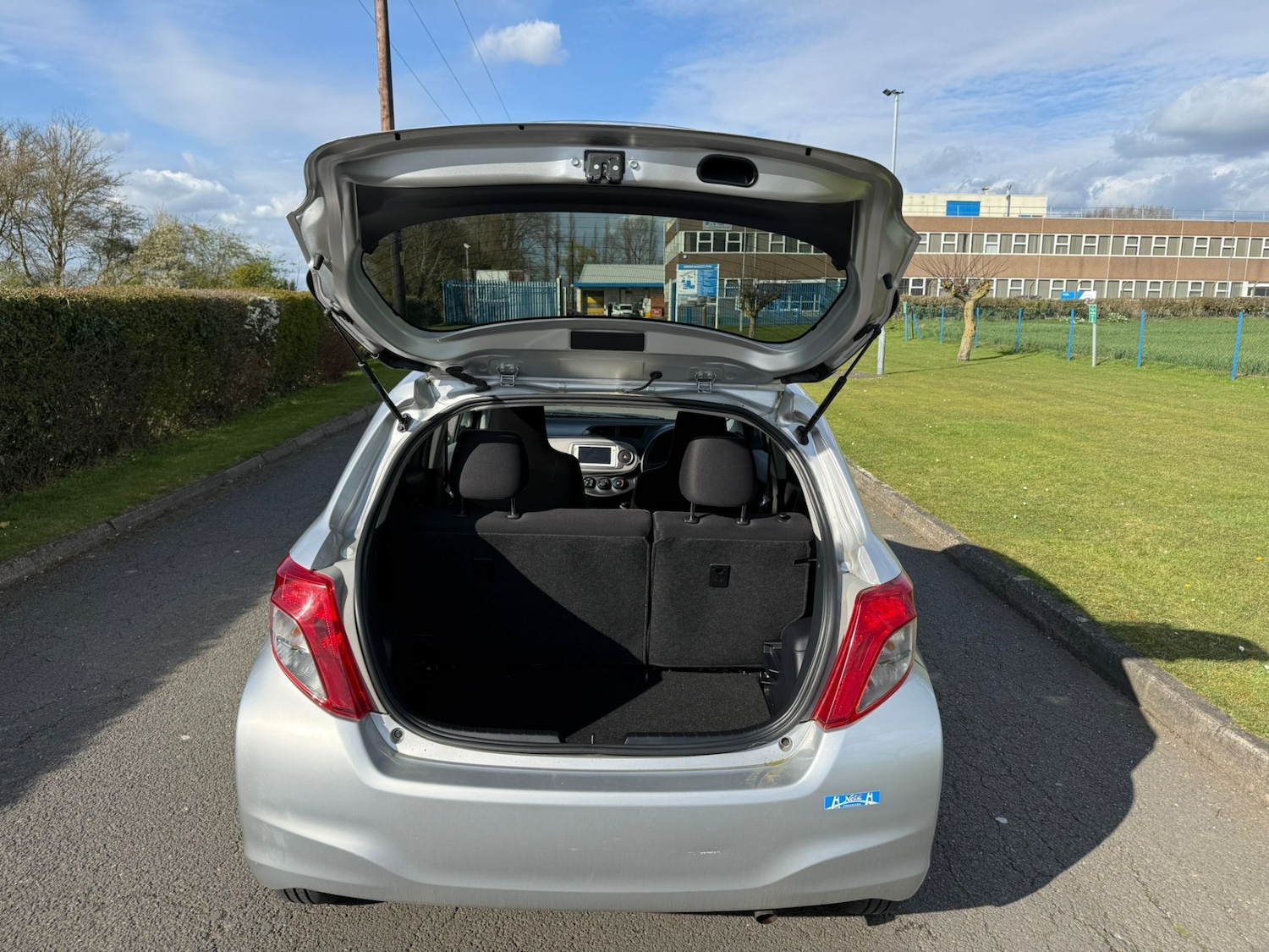 Used Toyota Yaris 2011 for sale - 77078092: Photo 9