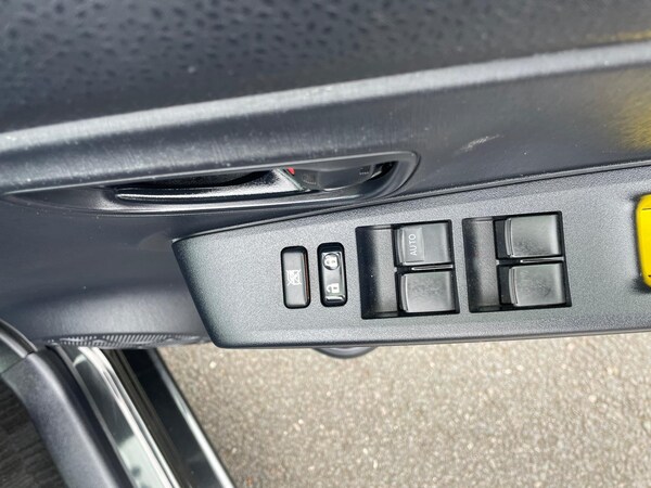 Used Toyota Vitz 2011 for sale - 74138582: Photo 11