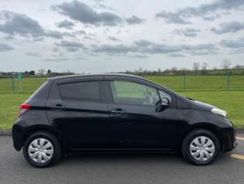 Used Toyota Vitz  for sale - 74138582: Photo
