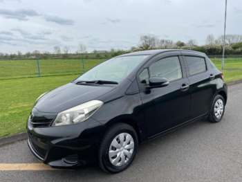 Used Toyota Vitz  for sale - 74138582: Photo