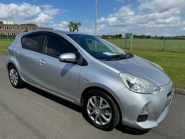 Used Toyota Aqua 2012 for sale - 73240877: Photo 1