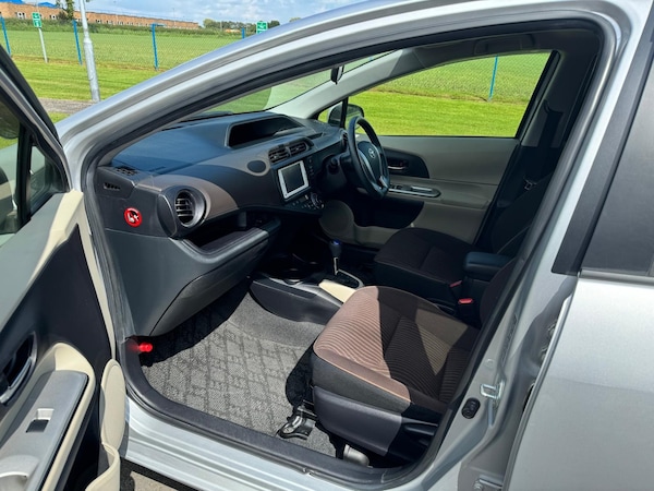 Used Toyota Aqua 2012 for sale - 73240877: Photo 20
