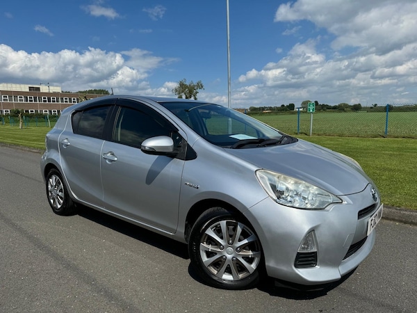 Used Toyota Aqua 2012 for sale - 73240877: Photo 2