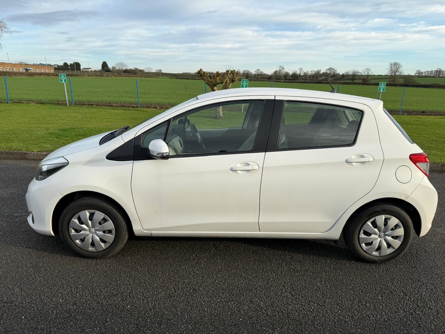 Used Toyota Yaris 2014 for sale - 77003047: Photo 12