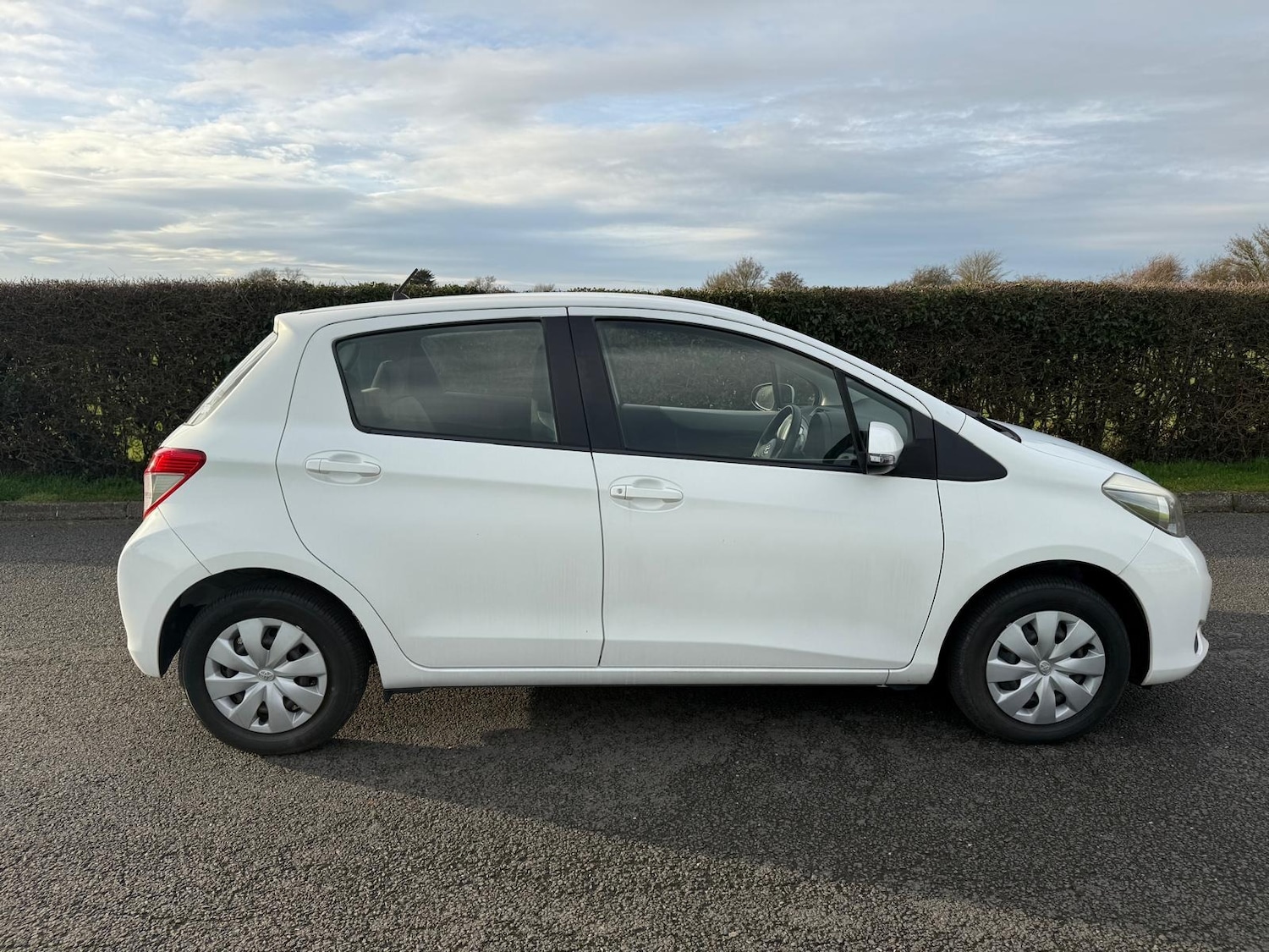 Used Toyota Yaris 2014 for sale - 77003047: Photo 4