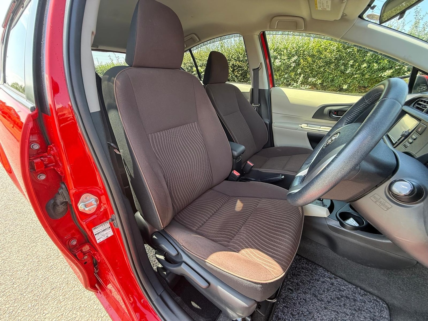 Used Toyota Aqua 2025 for sale - 76971198: Photo 15