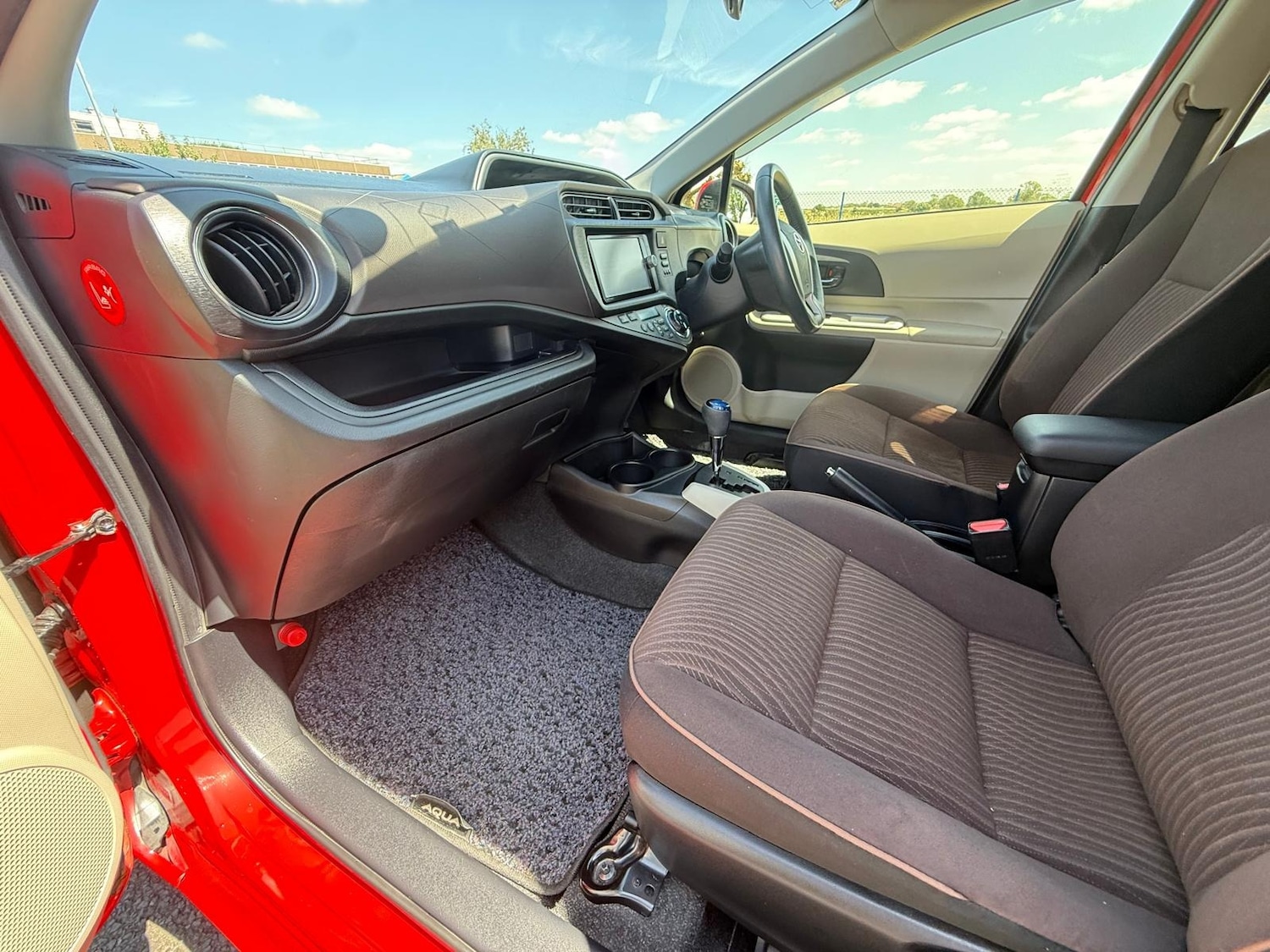 Used Toyota Aqua 2025 for sale - 76971198: Photo 23