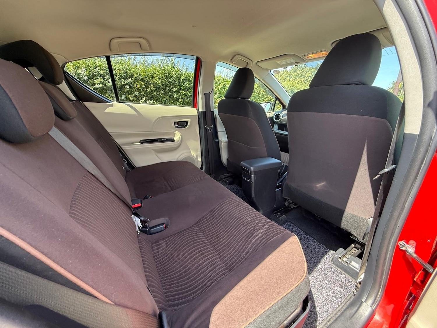 Used Toyota Aqua 2025 for sale - 76971198: Photo 28