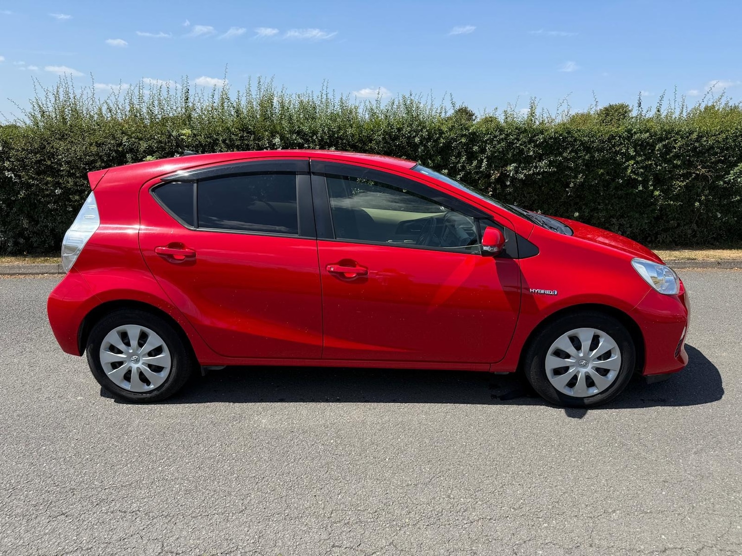 Used Toyota Aqua 2025 for sale - 76971198: Photo 4