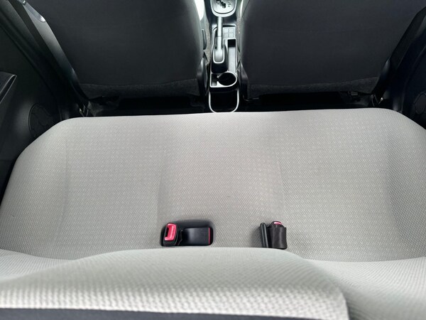 Used Toyota Vitz 2024 for sale - 74138627: Photo 19