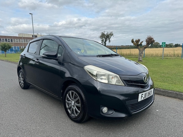 Used Toyota Vitz 2024 for sale - 74138627: Photo 1