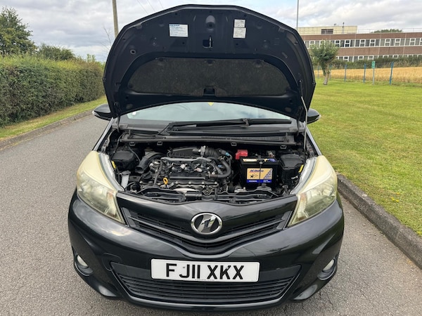Used Toyota Vitz 2024 for sale - 74138627: Photo 23