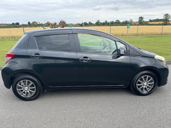 Used Toyota Vitz 2024 for sale - 74138627: Photo 3