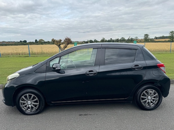 Used Toyota Vitz 2024 for sale - 74138627: Photo 4