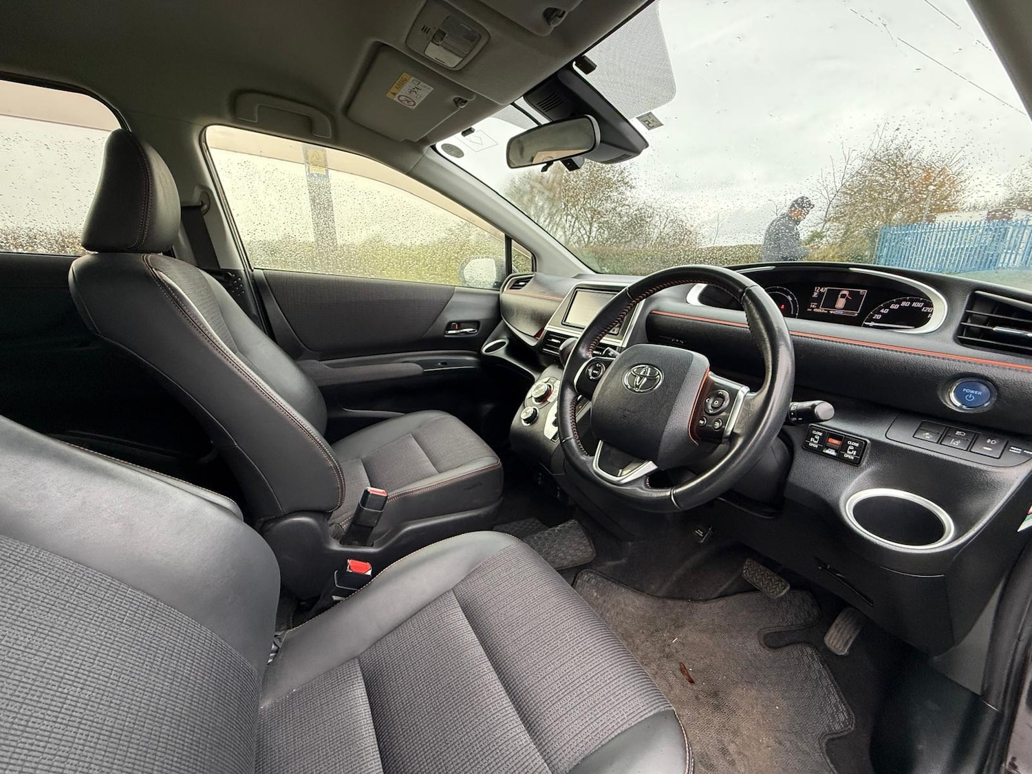 Used Toyota Sienta 2025 for sale - 76896876: Photo 17