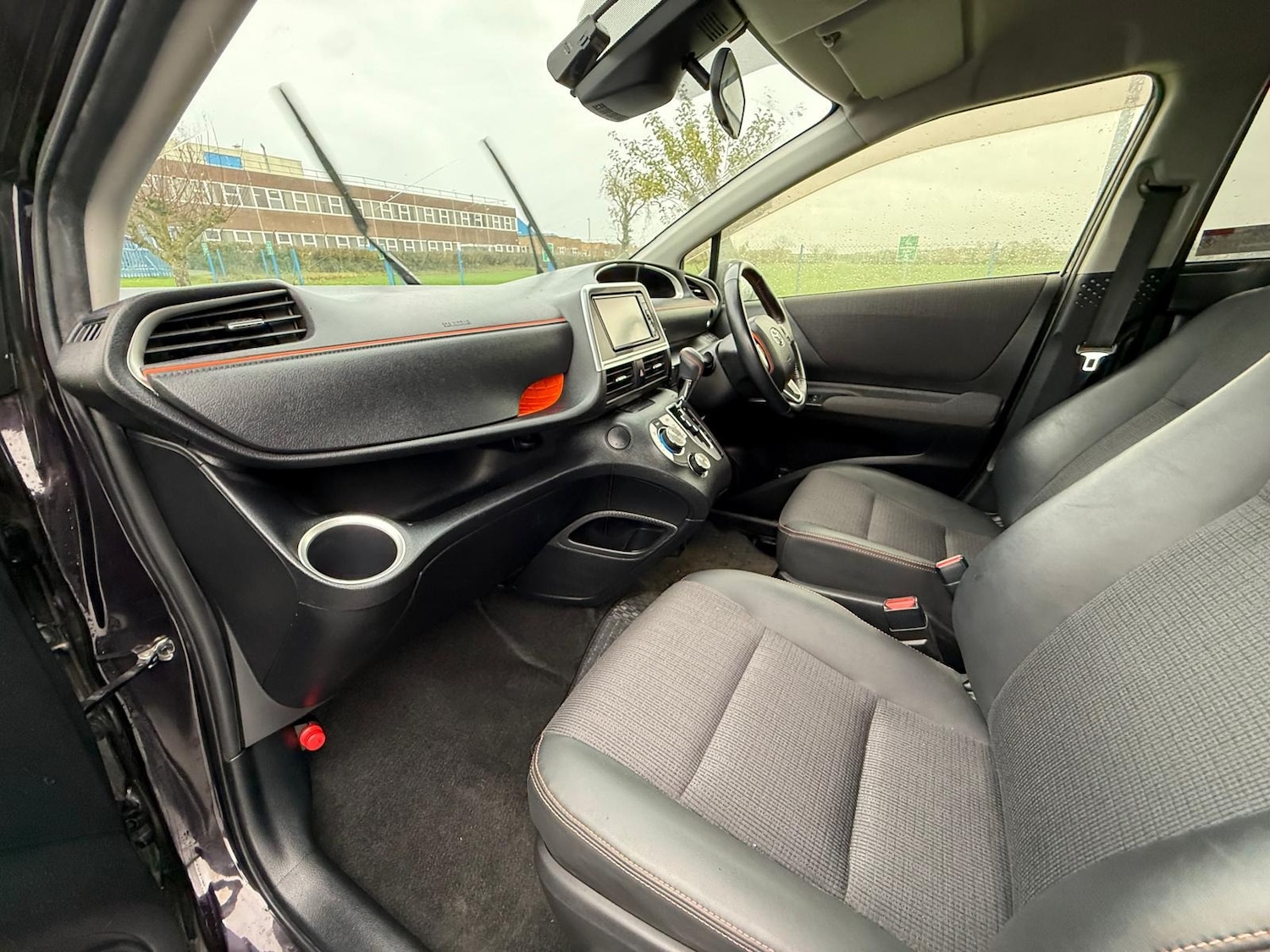 Used Toyota Sienta 2025 for sale - 76896876: Photo 24