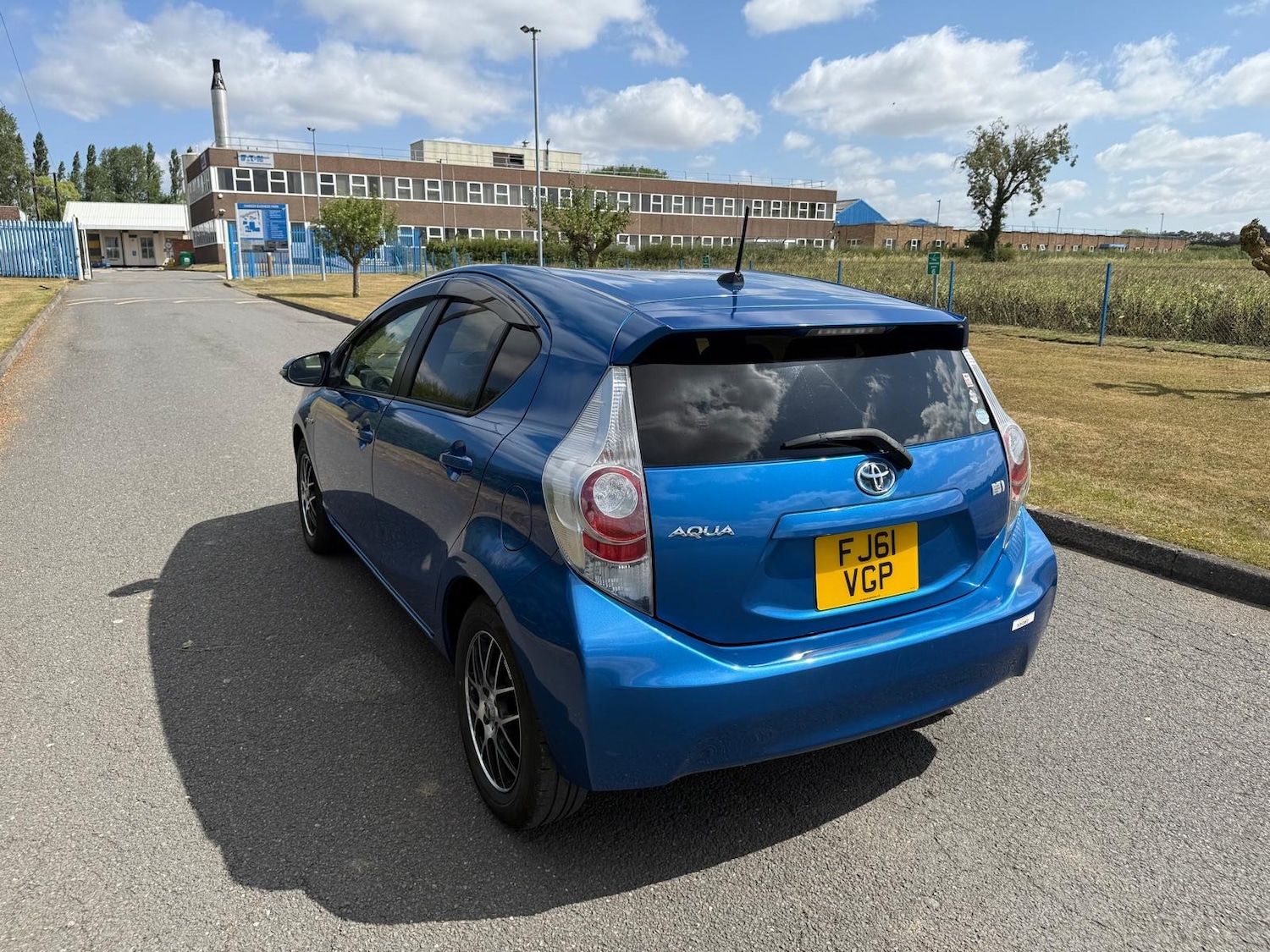 Used Toyota Aqua 2025 for sale - 76971141: Photo 12