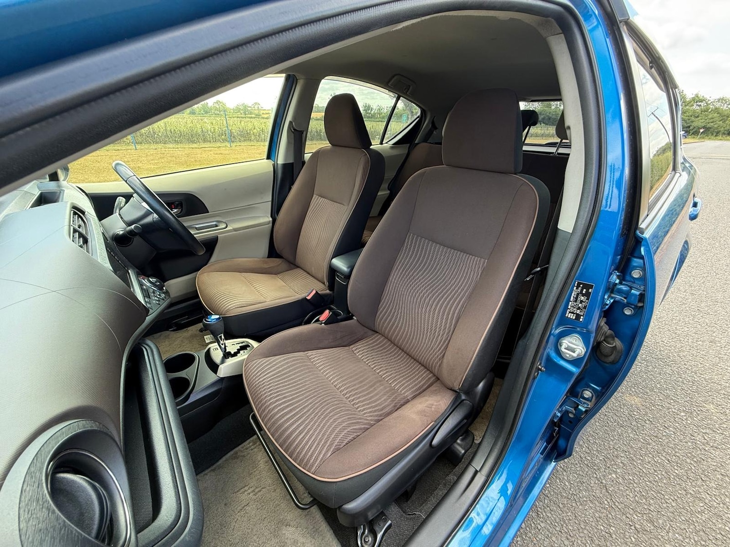 Used Toyota Aqua 2025 for sale - 76971141: Photo 24