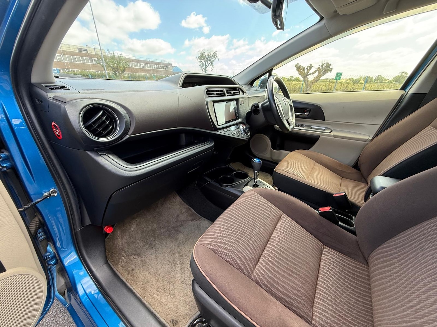 Used Toyota Aqua 2025 for sale - 76971141: Photo 25