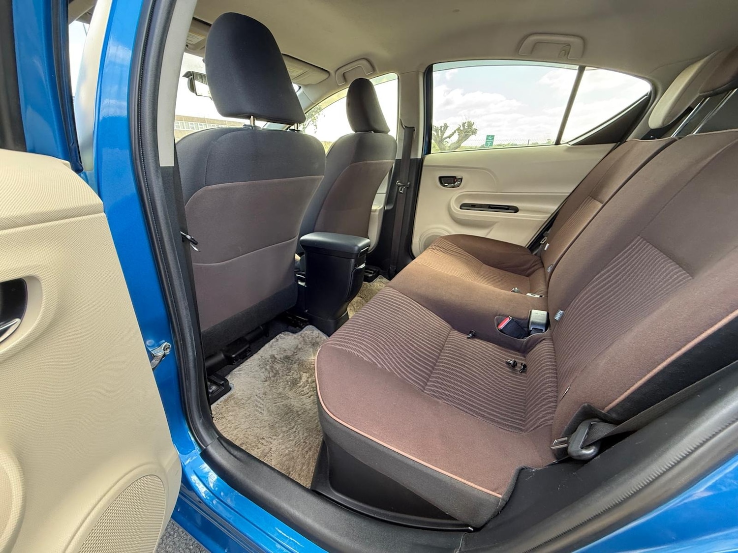 Used Toyota Aqua 2025 for sale - 76971141: Photo 28