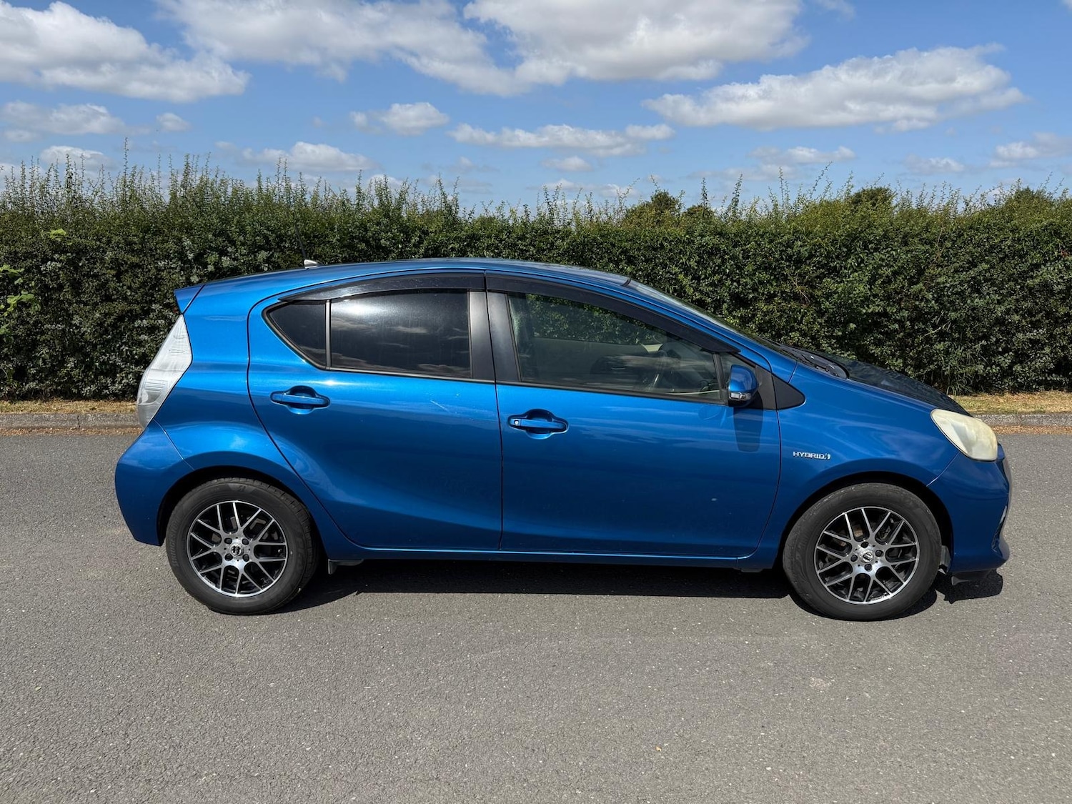 Used Toyota Aqua 2025 for sale - 76971141: Photo 4