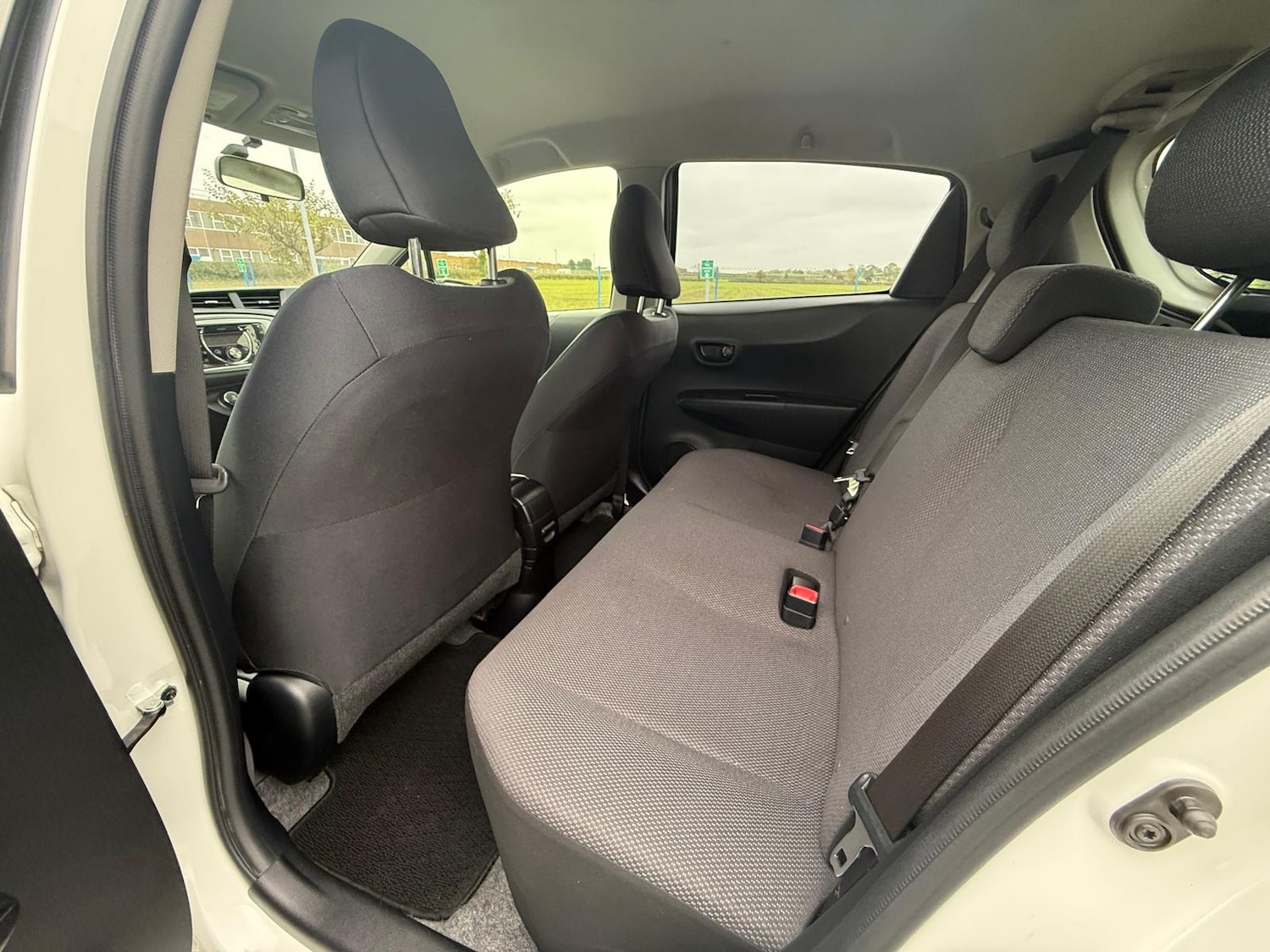 Used Toyota Yaris 2024 for sale - 76477578: Photo 25