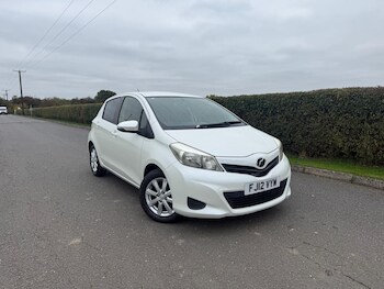 Used Toyota Yaris 2012 for sale - 76477578: Photo