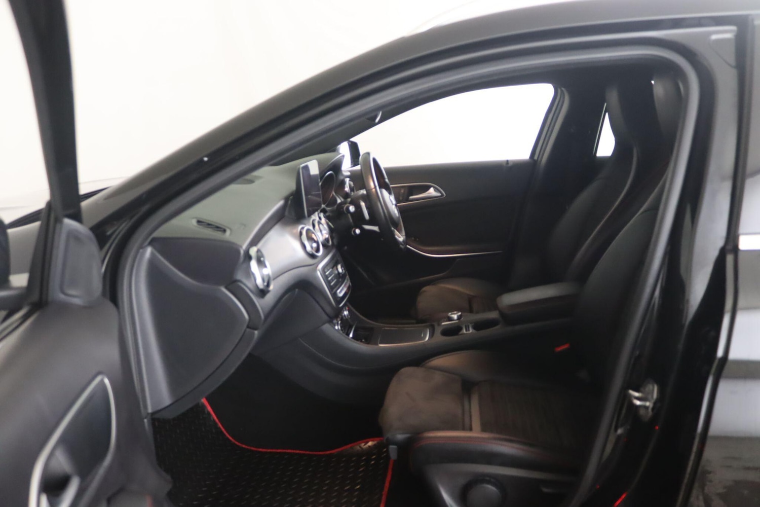 Used Mercedes-Benz GLA 2020 for sale - 76409601: Photo 11