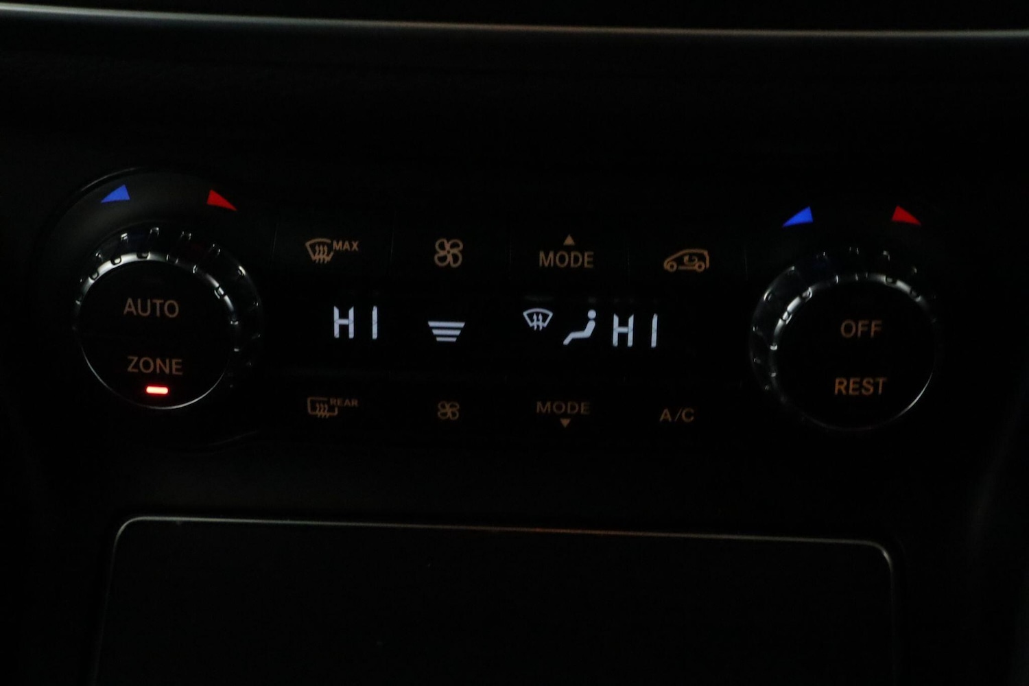 Used Mercedes-Benz GLA 2020 for sale - 76409601: Photo 24