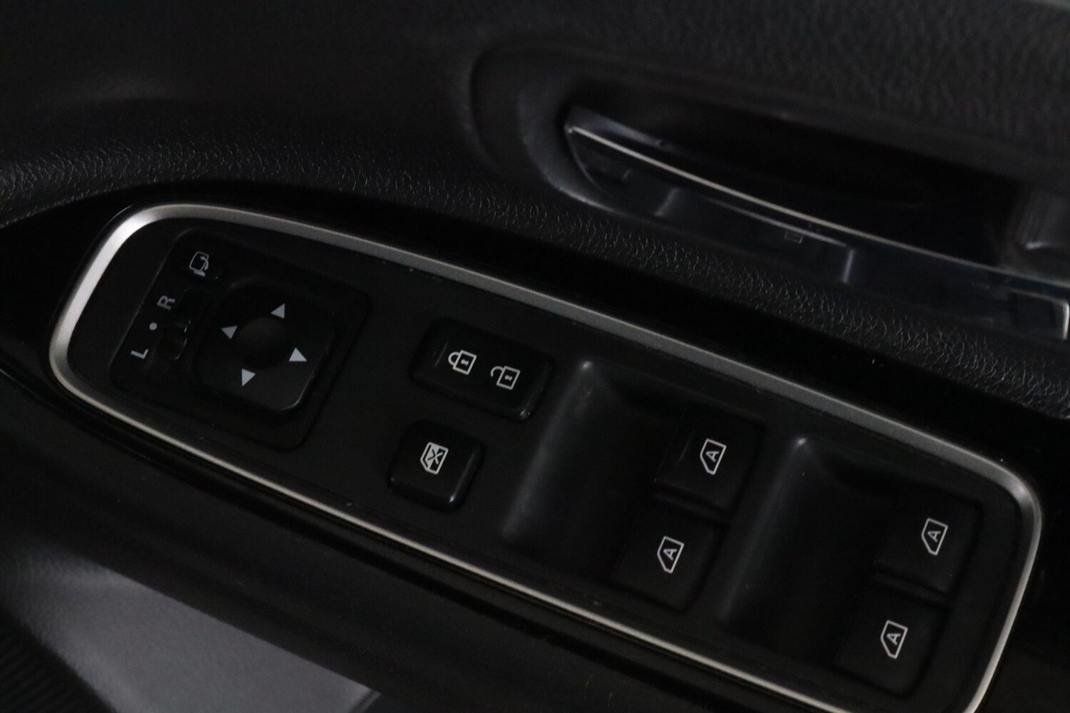 Used Mitsubishi Outlander 2020 for sale - 77645843: Photo 17