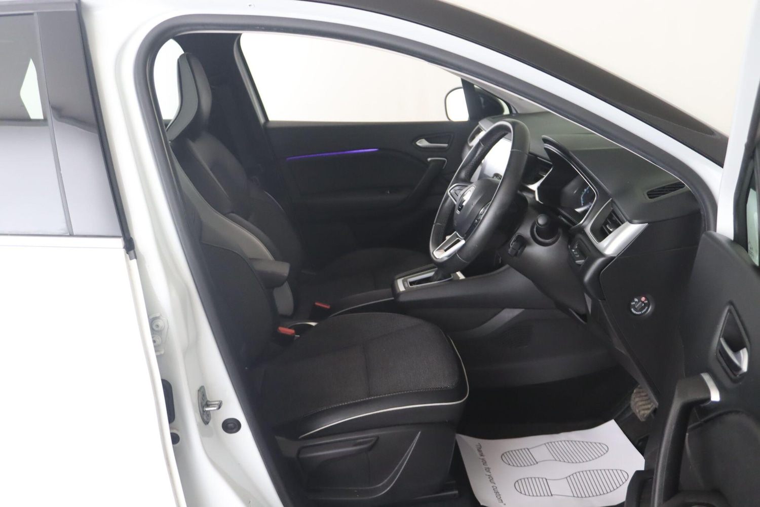 Used Renault Captur 2023 for sale - 76512096: Photo 15