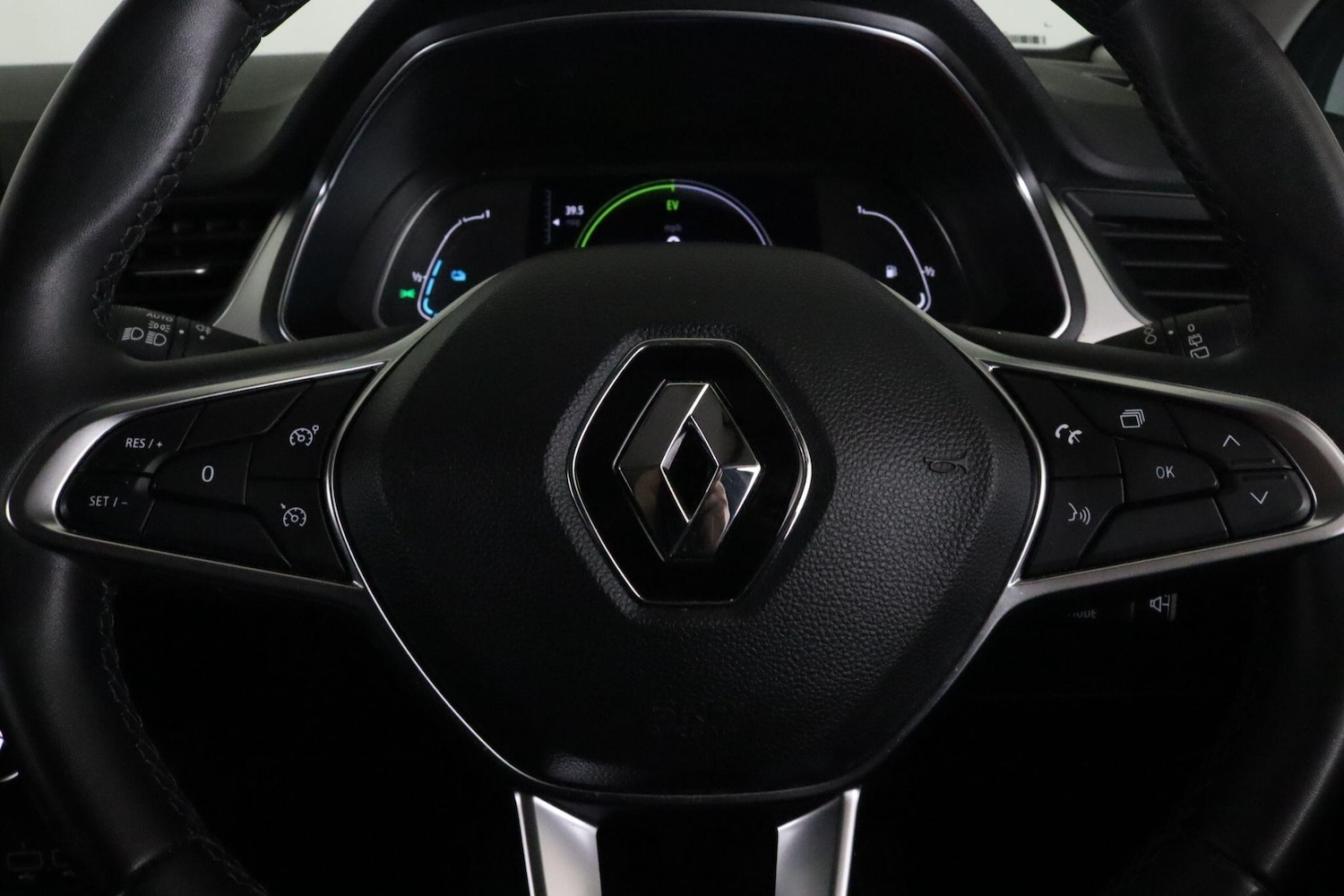 Used Renault Captur 2023 for sale - 76512096: Photo 19