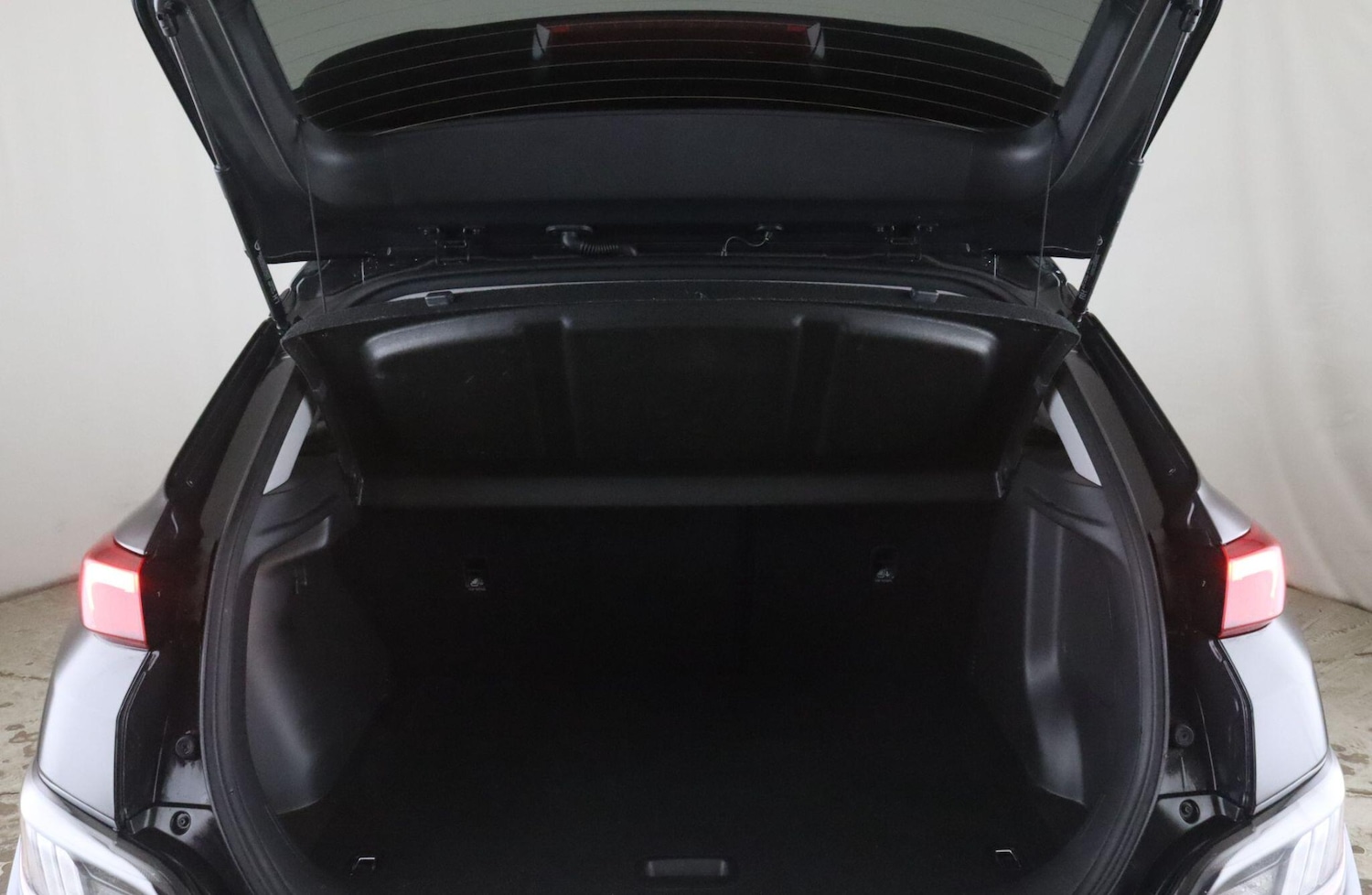 Used Hyundai KONA 2023 for sale - 76899232: Photo 14