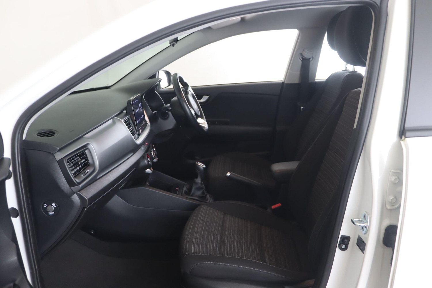 Used Kia Stonic 2022 for sale - 76802347: Photo 12