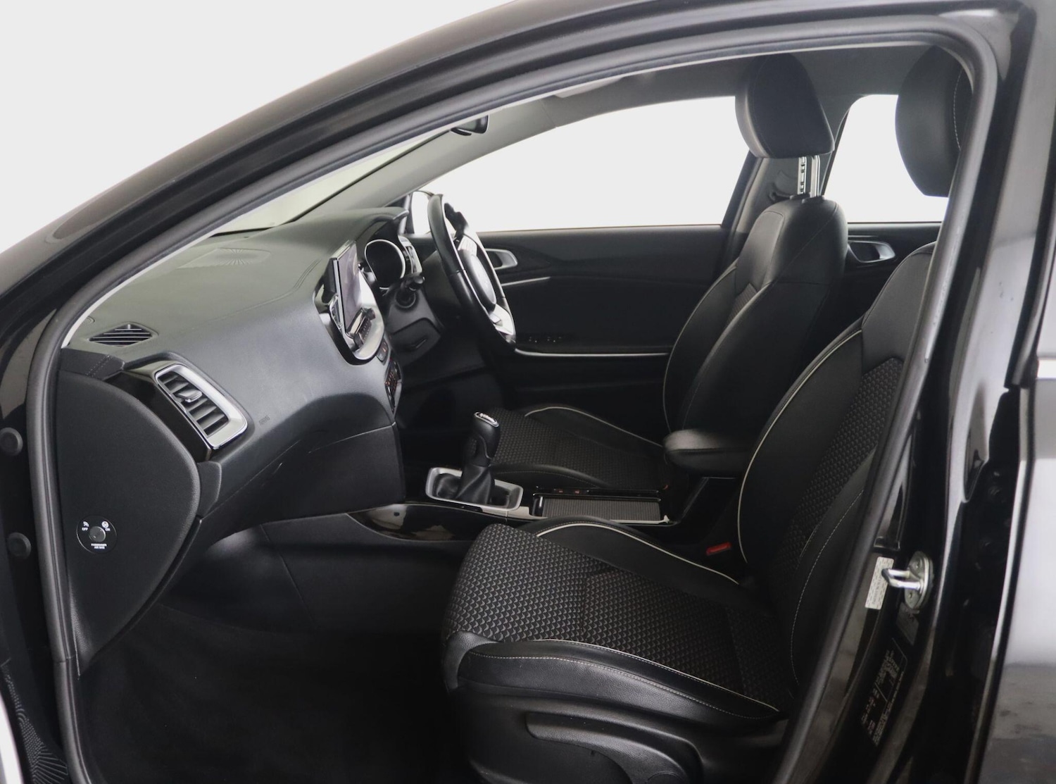 Used Kia XCeed 2022 for sale - 76361083: Photo 11