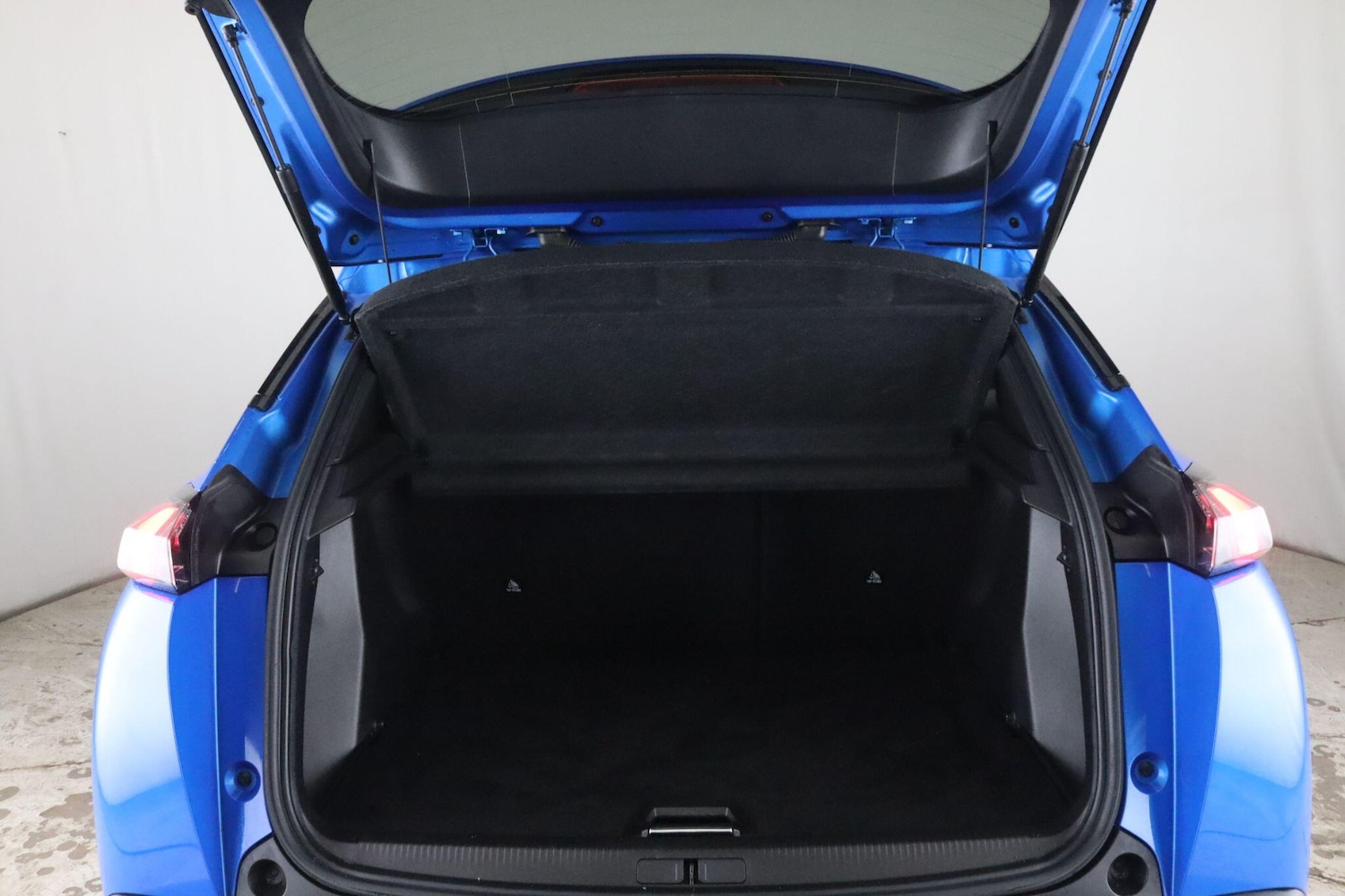 Used Peugeot 2008 2023 for sale - 76349722: Photo 13
