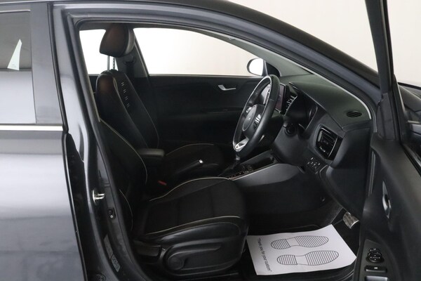 Used Kia Stonic 2022 for sale - 76214836: Photo 13